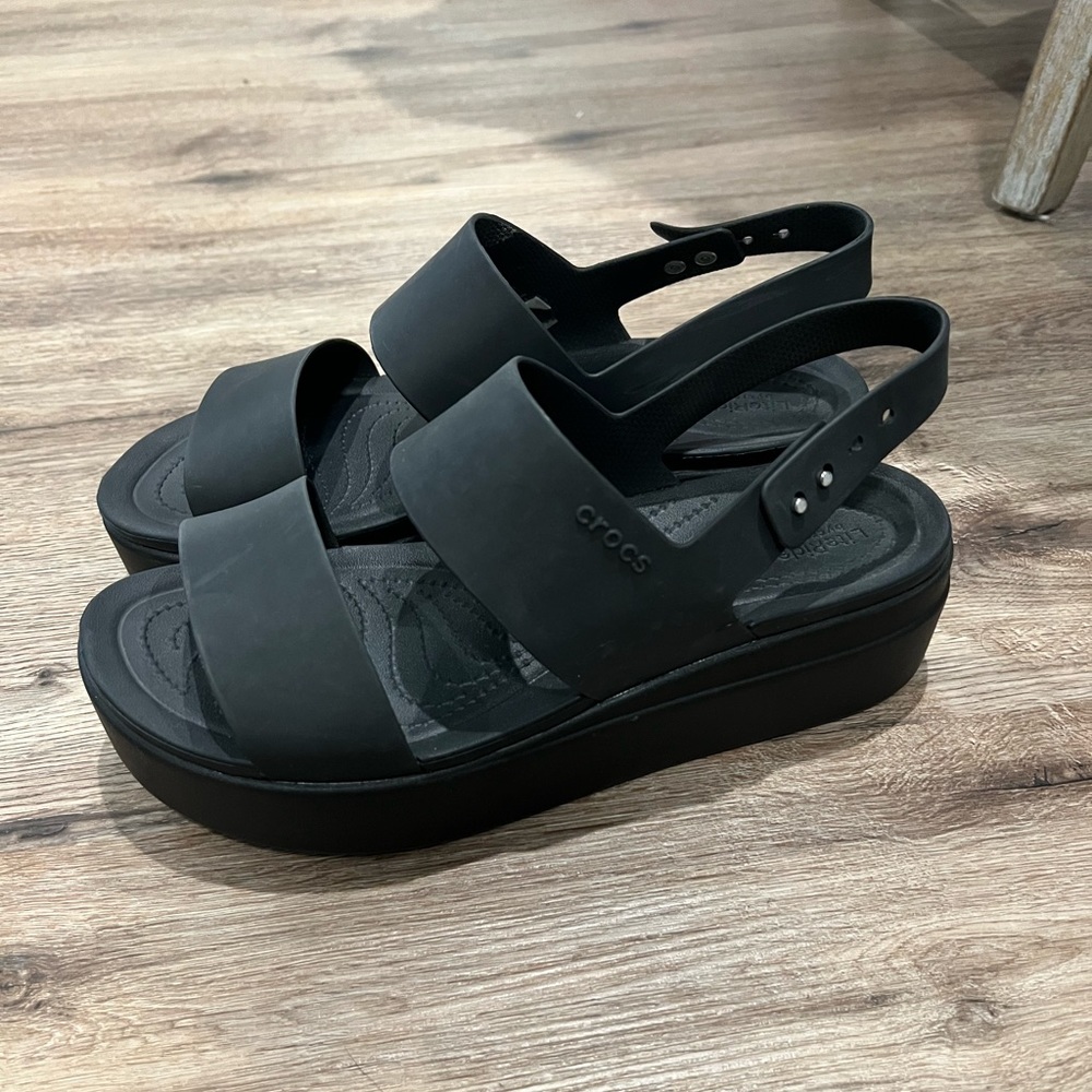 Croc wedges